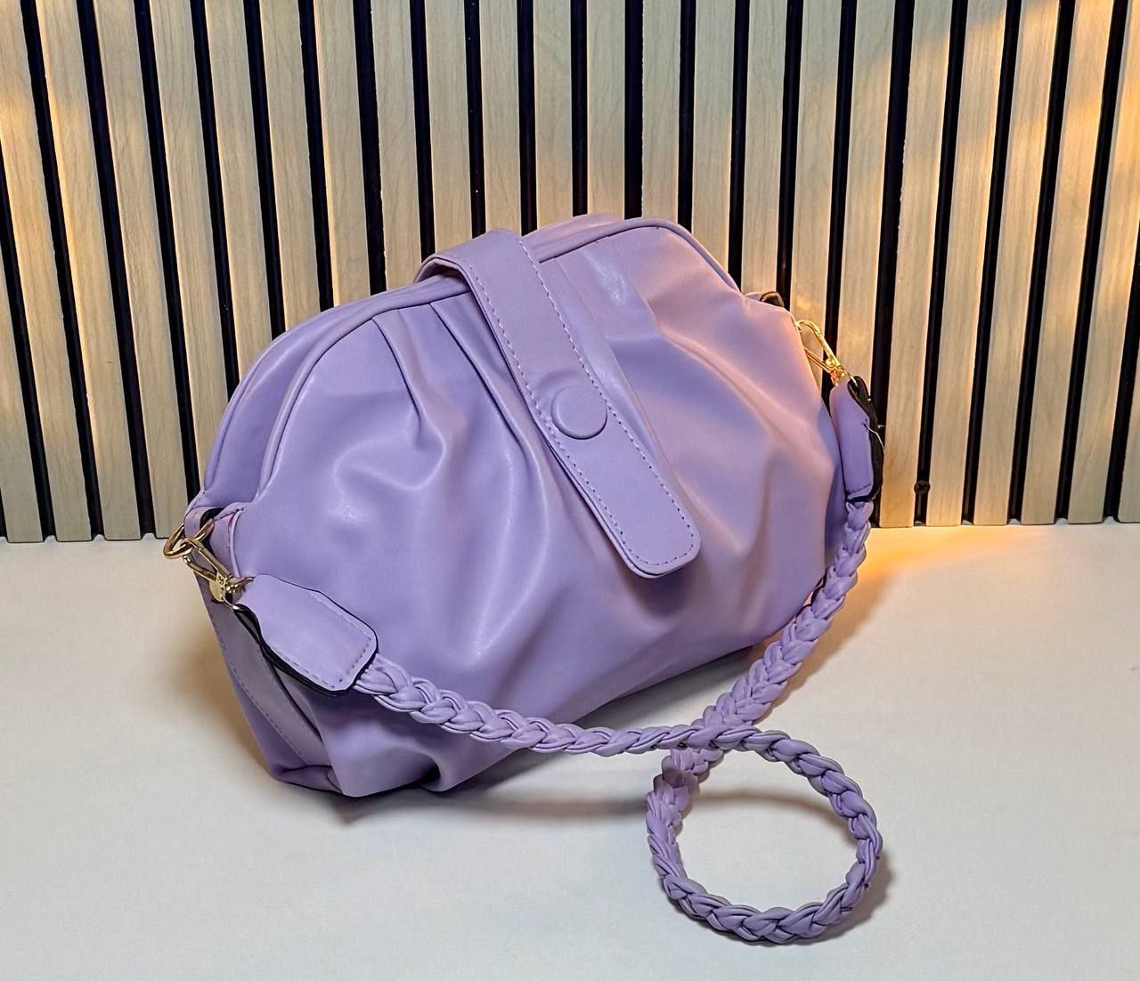 /public/uploads/photos/shares/Suzy bags/IMG_2923.jpeg